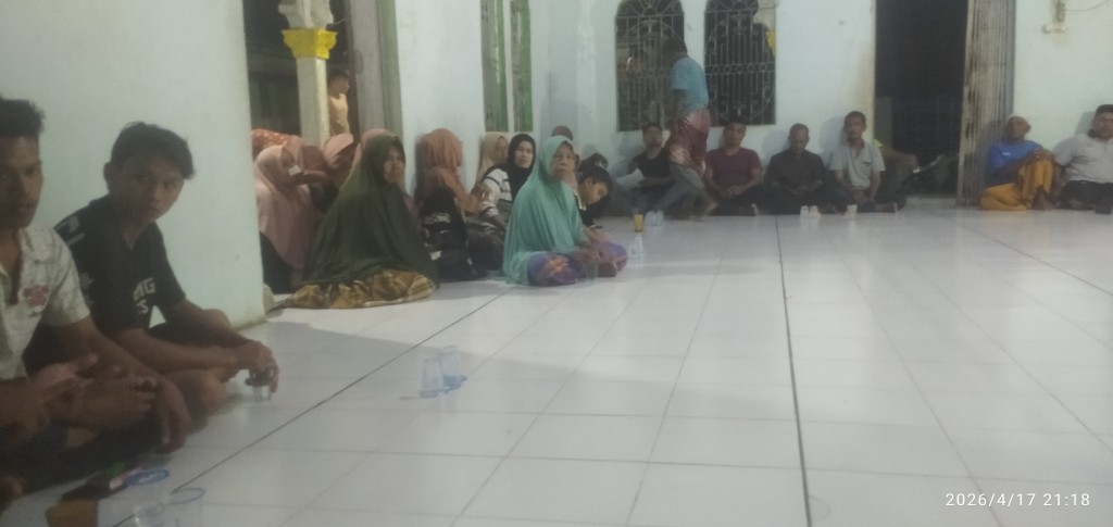 Musyawarah Gampong membahas dan memilih keujrun gampong 